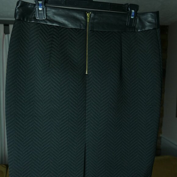 Black Chevron Faux Leather Waistband Pencil Knee Skirt - Picture 5 of 5